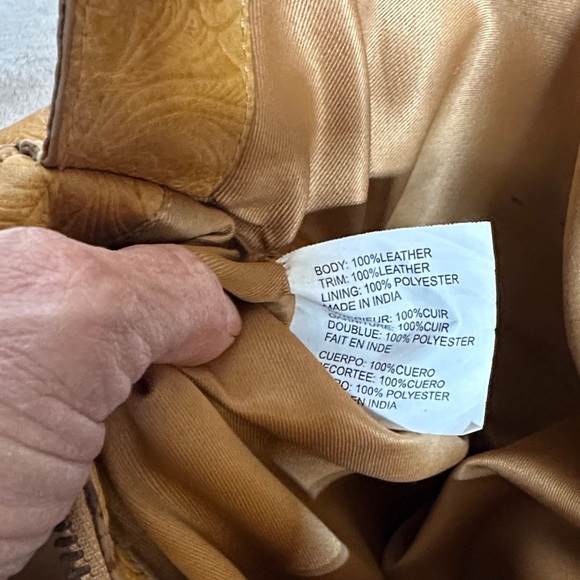 Steven By Steve Madden Embossed Mustard Colored leather Shoulder Bag - Picture 14 of 16